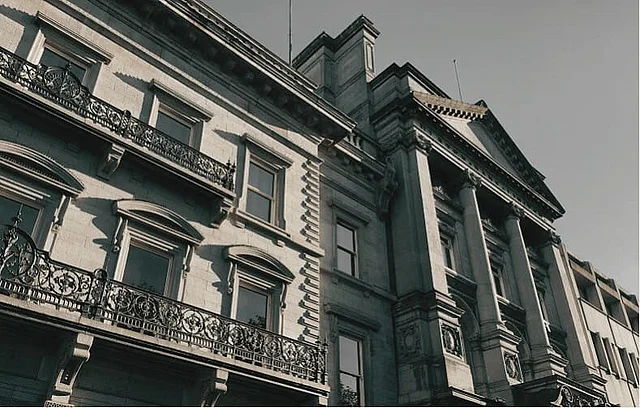 The Edwardians – Between the Devil and the Deep Blue Sea