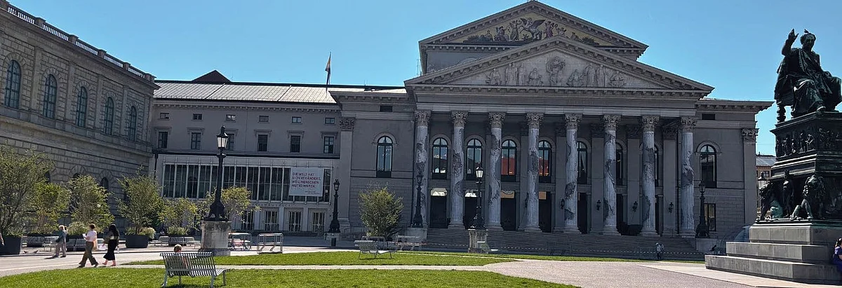 Motiv zur Zusammenarbeit zwischen dem Cambridge Institut München und dem Thea Kulturklub mit Fokus auf Sprache, Kultur und Bildung.