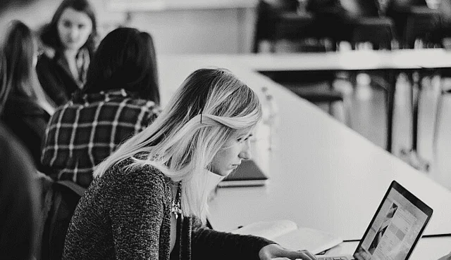 Ferienkurse zur Fachabiturvorbereitung Ferienkurse zur Fachabiturvorbereitung